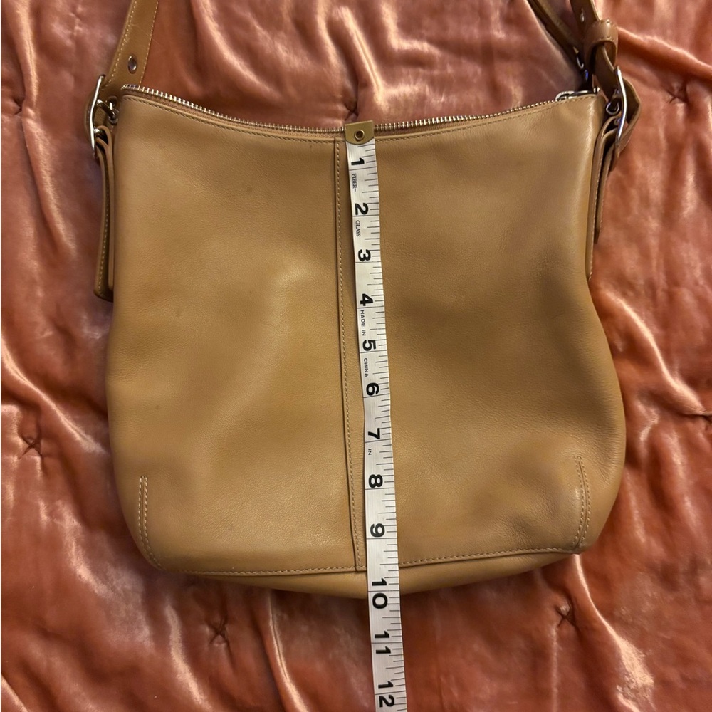 Coach Classic Style Vintage Leather Purse Clean - Picture 6 of 7